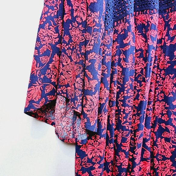 Torrid | Lace-Up Babydoll Tunic Top - Crinkle Gauze Floral Red/Navy 5X - Picture 5 of 10